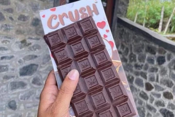 පෙම්වතුන්ගේ දිනය වෙනුවෙන් මෙරට නිපද වූ ගංජා චොක්ලට් වෙළඳපොළට ?