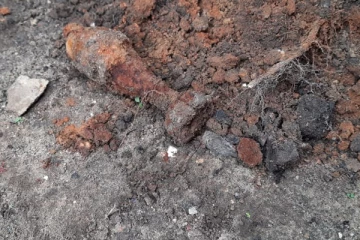 வீடொன்றில் இருந்து சிறிய ரக மோட்டார் குண்டு மீட்பு: பொலிஸார் விசாரணை (VIDEO)