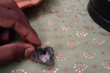 முல்லைத்தீவில் போதைப்பொருளுடன் இளைஞர்கள் இருவர் கைது (Photos)