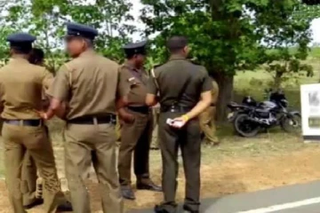 யாழில் பெண் கிராம அலுவலரை மதுபோதையில் தகாத வார்த்தையில் பேசிய பொலிஸ் அதிகாரி!