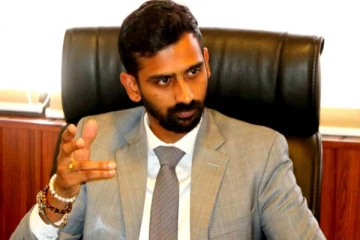 2000 வீடுகள் அல்ல, 2000 காகிதத் தாள்களை கையளிக்கும் விளம்பர நிகழ்வு ; ஜீவன் தொண்டமான்