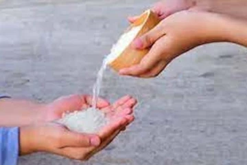 மாலை நேரத்தில் இந்த பொருட்களை தவறியும் தானமா கொடுத்திடாதீங்க: பாரிய சிக்கலை சந்திப்பீங்களாம்