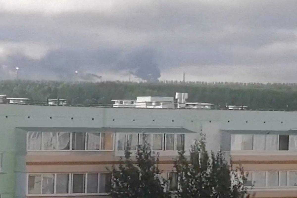 ரஷ்யாவை கதறவிட்ட உக்ரைன் : ட்ரோன் தாக்குதலில் பலர்பலி | Ukraine Drone Strikes In Russia