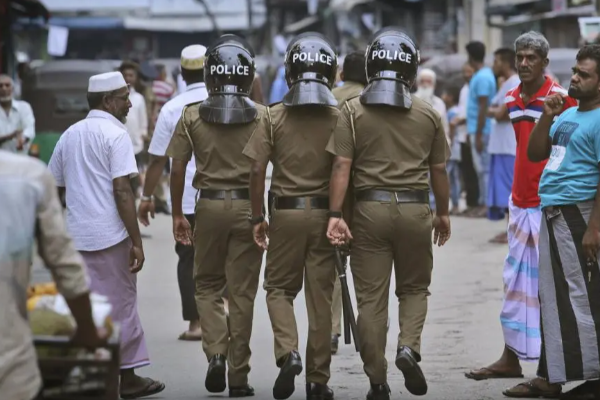 ஹம்பாந்தோட்டையில் அதிகாலையிலேயே இரட்டை கொலைகள்! தீவிர விசாரணையில் பொலிஸார் | Couple Murdered In Hambantota Home