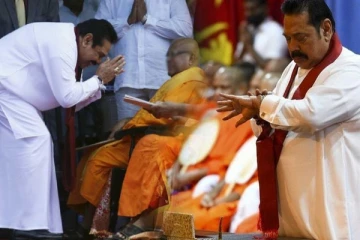 விகாரையில் மகிந்தவுடன் இரகசிய சந்திப்பு நடத்திய பிரதான தேரர்கள்