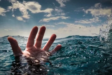 கிங் கங்கையில் நீராடச் சென்ற இருவர் மாயம்!