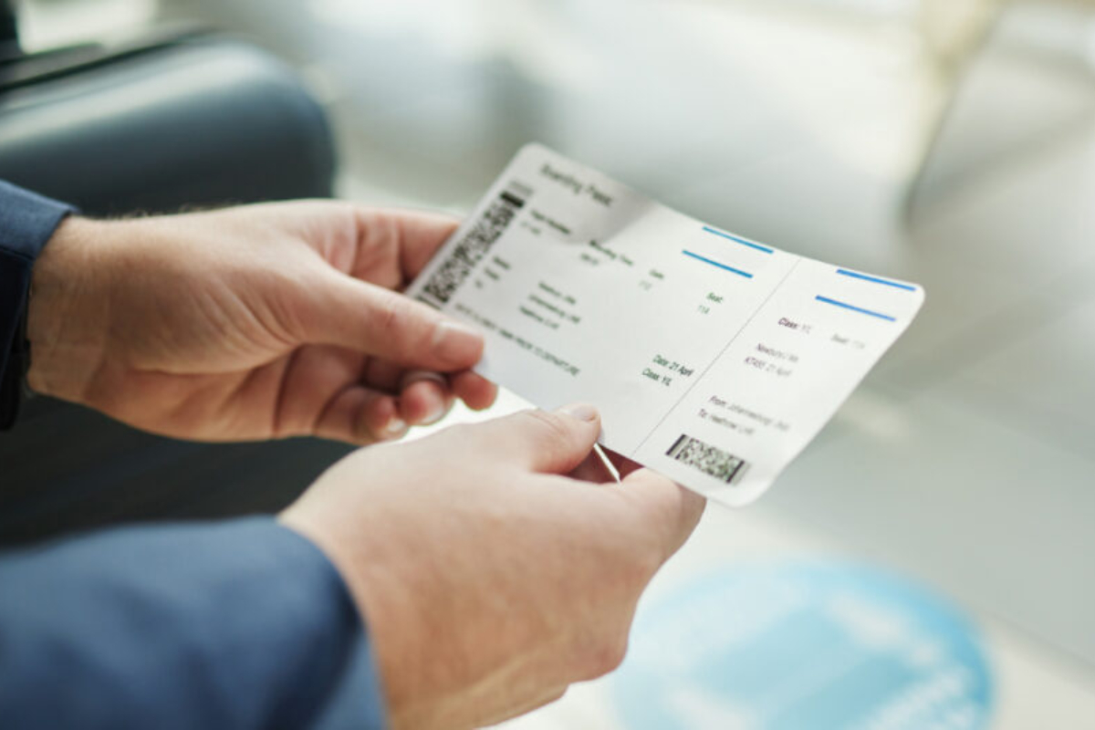 விமானப்பயணச் சீட்டுகள் தொடர்பில் விடுக்கப்பட்டுள்ள எச்சரிக்கை | Police Warn Of Fake Airline Ticket Discounts