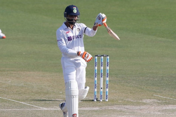 இலங்கைக்கு எதிரான முதல் டெஸ்ட் போட்டி : ரவீந்திர ஜடேஜா அசத்தல் சதம் - தமிழ்நாடு