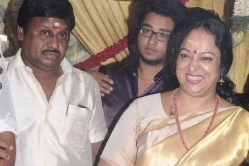 நடிகை நளினியுடன் 13 வருட திருமண வாழ்க்கை.. அந்த விசயத்தை ஜோசியம் பார்த்து கணித்த பிரபல நடிகர்..