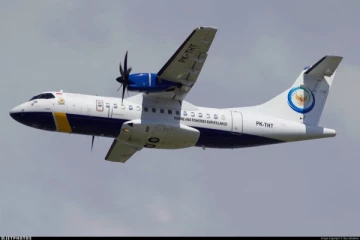 மலையில் விழுந்து இந்தோனேசிய விமானம் விபத்து - 11 பேரின் நிலை என்ன?