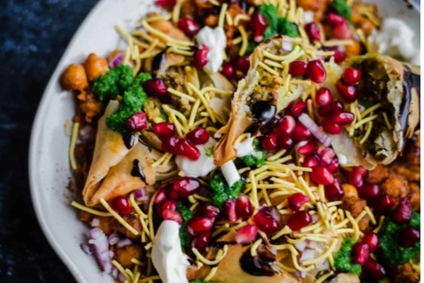 மொறு மொறு சமோசா சாட்... பத்தே நிமிடத்தில் வீட்டிலேயே செய்யலாம்! எப்படி தெரியுமா? | Samosa Chaat Recipe