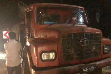 நுவரெலியா - ஹட்டன் பிரதான வீதியில் விபத்து : பொலிஸார் விசாரணை (PHOTOS)