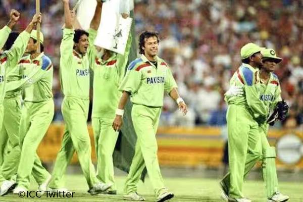 Imran Khan/Pakistan Cricket Team Imran Khan/Pakistan Cricket Team