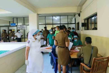 கொழும்பு தேசிய வைத்தியசாலையில் கடும் மோதலினால் குழப்ப நிலை