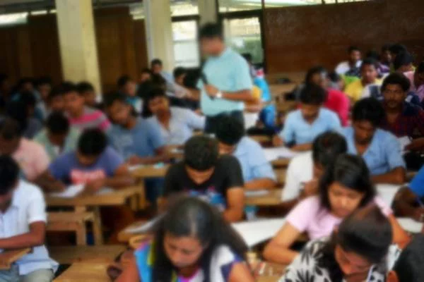 யாழ்ப்பாணத்தில் மீறப்படும் தடை உத்தரவு - நடவடிக்கைக்கு தயாராகும் அரசாங்க அதிபர் | Tution And Personal Classes On Friday And Sunday