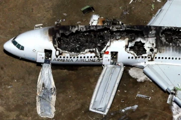 விமானியின் சிகரெட்டால் விமானத்துக்கு நேர்ந்த கதி!