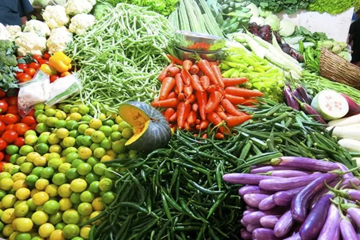 எரிபொருள் தட்டுப்பாடு! மரக்கறி விலைகளில் ஏற்பட்டுள்ள மாற்றம் | 50 000 Kg Of Vegetables Destroyed Fuel Shortage எரிபொருள் தட்டுப்பாடு! மரக்கறி விலைகளில் ஏற்பட்டுள்ள மாற்றம் | 50 000 Kg Of Vegetables Destroyed Fuel Shortage