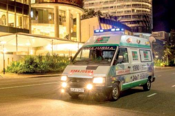 நுவரெலியா - ஹட்டன் பிரதான வீதியில் இரு வாகனங்கள் மோதி விபத்து | Car Lorry Accident Nuwara Eliya Hattan Main Road