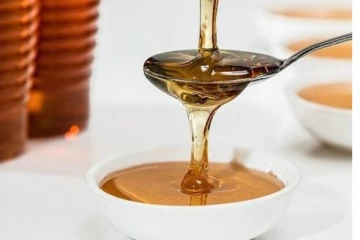 இரவு தூங்கும் முன் வெறும் ஒரு ஸ்பூன் தேன் சாப்பிட்டால் என்ன நடக்கும் தெரியுமா?