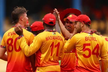 19 ஆண்டுகளுக்கு பின்னர் மீண்டும் அவுஸ்திரேலியாவை மண்ணை கவ்வ வாய்த்த ஜிம்பாப்வே