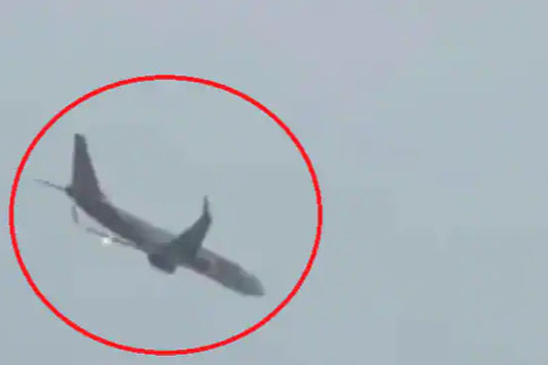 நடுவானில் தீப்பிடித்த விமானம்! வைரலாகும் பரபரப்பு காட்சிகள் | Patna Flight Fire In Air