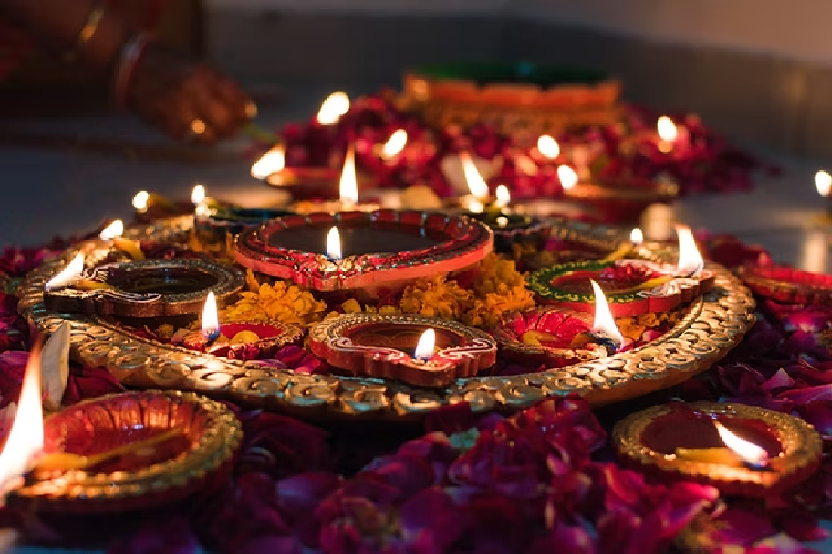 தீபாவளி பண்டிகை; வீட்டில் இந்த பொருட்கள் இருந்தால் உடனே தூக்கி வீசிடுங்க! | Diwali Festival Vastu Tips Home Hinduism
