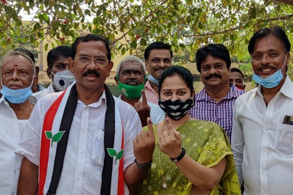 தேர்தல் விதிகளை மீறிய வானதி ஸ்ரீனிவாசன், அமைச்சர் பாண்டியராஜன் - தகுதிநீக்கம் செய்யப்படுவார்களா? | Vanathi Srinivasan Pandiarajan Disqualified