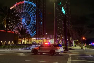 430 அடி  ராட்சத ராட்டினத்தில் இருந்து விழுந்த சிறுவன்!