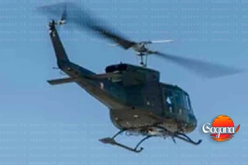 ගංවතුර නිසා සිරවී සිටි තිදෙනෙක් හෙලිකොප්ටර් යානයකින් මුදවා ගනියි