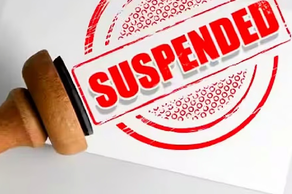 வகுப்பறையில் மது அருந்திய மாணவிகள்; பரவிய வீடியோ - 6 பேர் சஸ்பெண்ட் | 6 Students Drink Liquor Video Nellai வகுப்பறையில் மது அருந்திய மாணவிகள்; பரவிய வீடியோ - 6 பேர் சஸ்பெண்ட் | 6 Students Drink Liquor Video Nellai