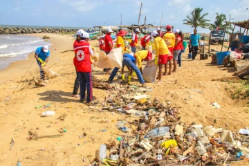 கொழும்பு கடற்கரையில் Clean Sri lanka நிகழ்ச்சித்திட்டம் அங்குரார்ப்பணம்