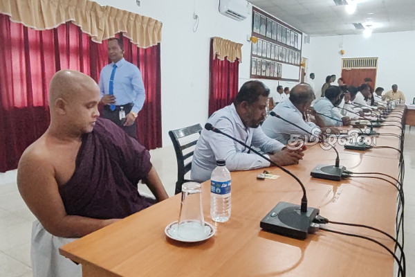 வடக்கில் கல்வித் துறை பின்னடைவுக்கு நிர்வாகமே காரணம் : வவுனியாவில் பிரதமர் | Administration Blame For Backwardness Of Education