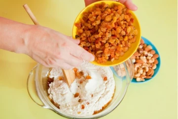 உலர் திராட்சையை தயிரில் ஊற வைத்து சாப்பிடுவதால் இந்த ஆபத்துக்களை விரட்டியடிக்க முடியும்! எப்படி தயாரிப்பது?