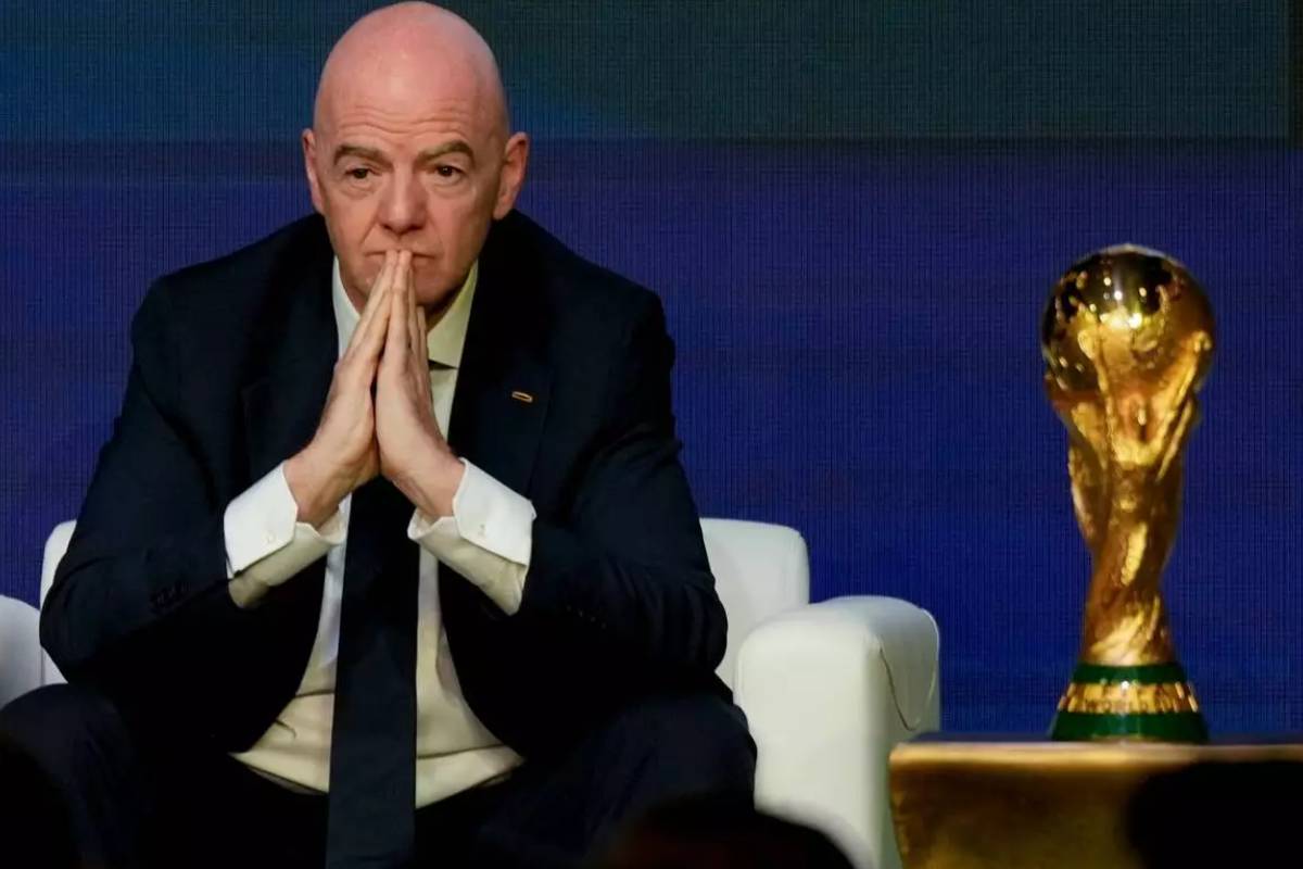உலகக் கிண்ண பங்குகளை தனியாருக்கு விற்கும் FIFA திட்டம்..! AFC தலைவர் கடும் எதிர்ப்பு | Fifa Plans Sell World Cup Shares Private Investors உலகக் கிண்ண பங்குகளை தனியாருக்கு விற்கும் FIFA திட்டம்..! AFC தலைவர் கடும் எதிர்ப்பு | Fifa Plans Sell World Cup Shares Private Investors
