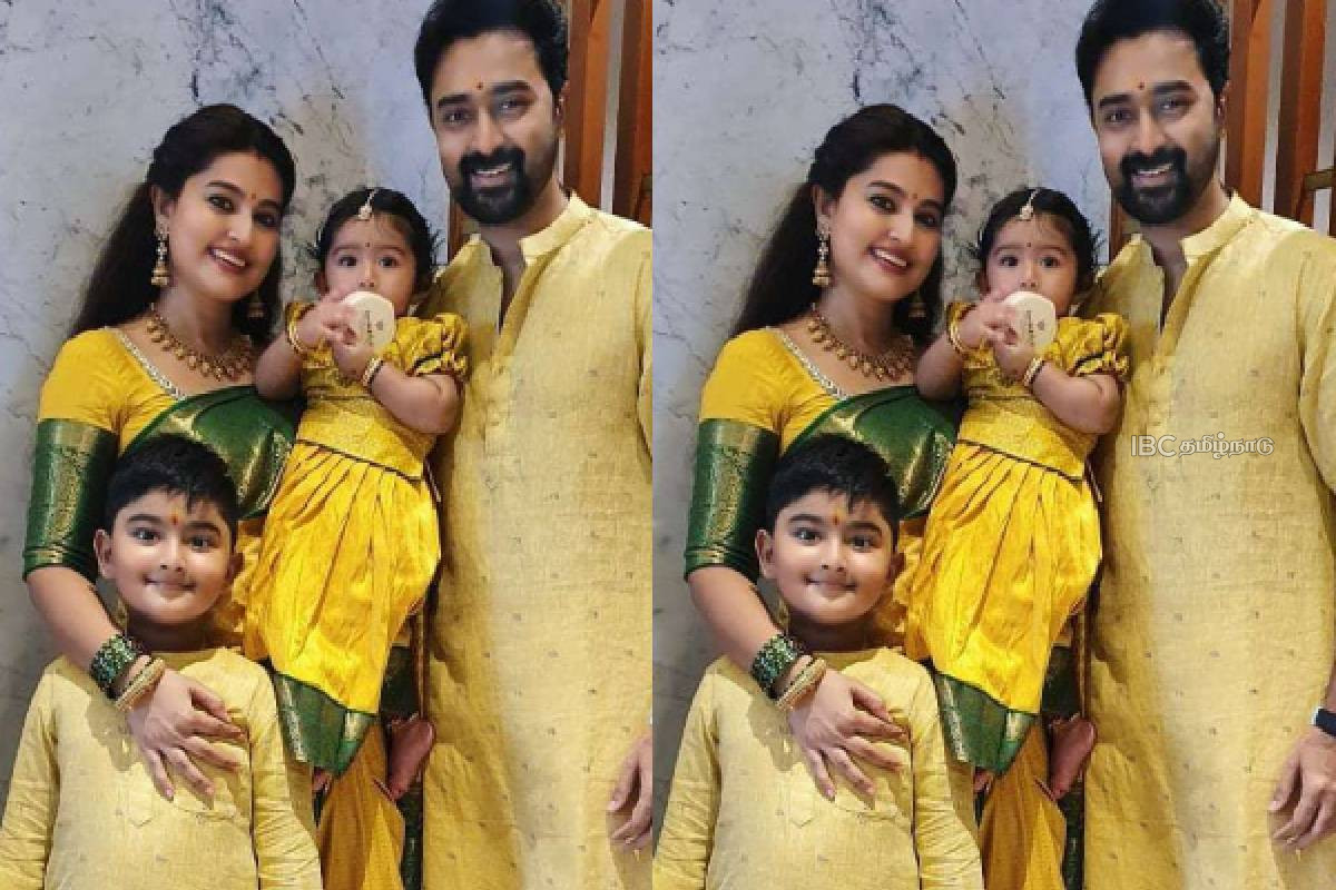 44 வயதிலும் குறையாத இளமை... இணையத்தை ஆக்கிரமிக்கும் நடிகை சினேகாவின் நியூ லுக்! | 44 Years Old Actress Sneha New Look Goes Viral