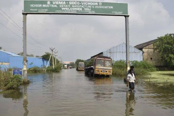 மத்திய கிரீஸில் ஏற்பட்ட வெள்ளத்தில் உயிரிழந்தவர்களின் எண்ணிக்கை உயர்வு
