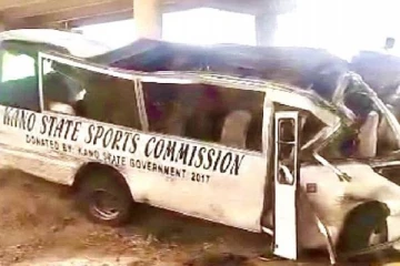 பேருந்து கவிழ்ந்து கோர விபத்து - 21 விளையாட்டு வீரர்கள் பலி