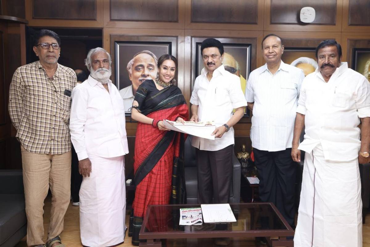 விஜய்- திவ்யா சத்யராஜ் சர்ச்சை.., தங்கைக்கு எதிரான சிபி சத்யராஜின் வைரல் பதிவு | Vijay Fans Share Actor Sibi Sathyaraj Insta Story விஜய்- திவ்யா சத்யராஜ் சர்ச்சை.., தங்கைக்கு எதிரான சிபி சத்யராஜின் வைரல் பதிவு | Vijay Fans Share Actor Sibi Sathyaraj Insta Story