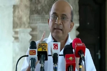 இன்னும் ஒரு மாதத்திற்குள் நாடு திவாலாகும்:முன்னாள் கணக்காய்வாளர் நாயகம்