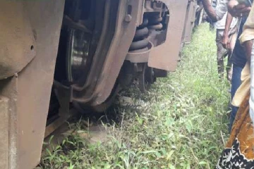 இன்று இரவு தடம் புரண்டது தொடருந்து