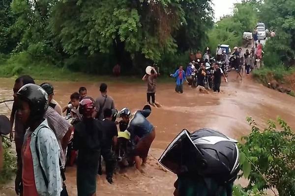 13,000 வீடுகளை சூறையாடிய மோக்கா புயல்! பலர் படுகாயம் | Cyclone Mocha Mynamar Bengal Floods Houses Damaged