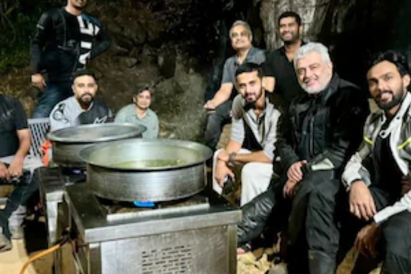 பைக் ரைடில் பிரியாணி செய்து அசத்தும் அஜித்.. வைரலாகும் வீடியோ | Ajith Cooked Biryani For Bike Riders