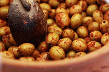 ගෙවල් ඇතුලේ වෙරළු තැම්බීම අසුබ වන හැටි.