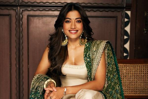 இரட்டை ஜடை, பள்ளி சீருடை!! நேஷ்னல் கிரஷ் ராஷ்மிகாவின் அரிய புகைப்படம் | Rashmika Mandanna S Rare School Days Photo Viral