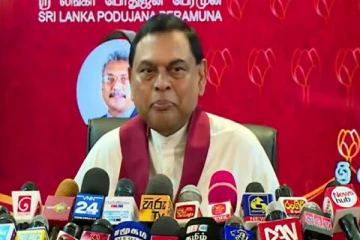 மீண்டும் தனது ஆட்டத்தை ஆரம்பித்தார் பசில்