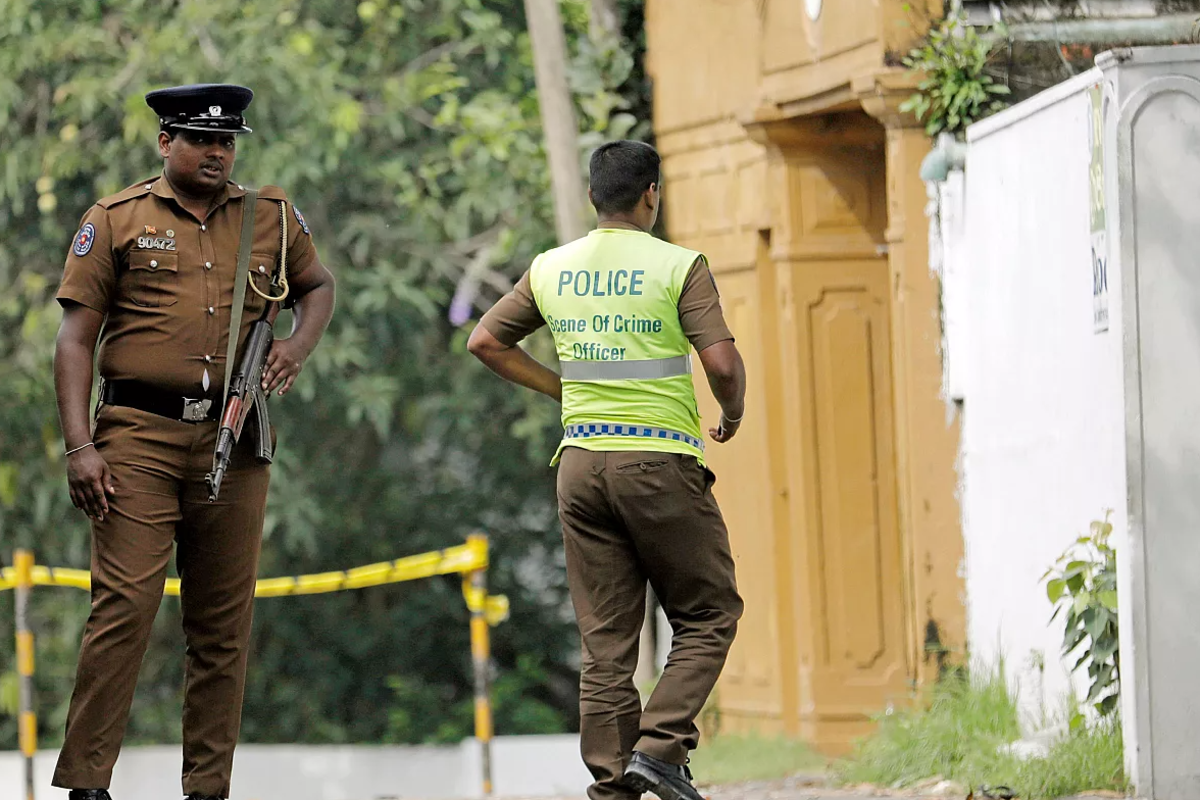 பிரதி அமைச்சர் மதுர செனவிரத்ன பயணித்த வாகனம் விபத்து | Deputy Education Minister Involved In An Accident