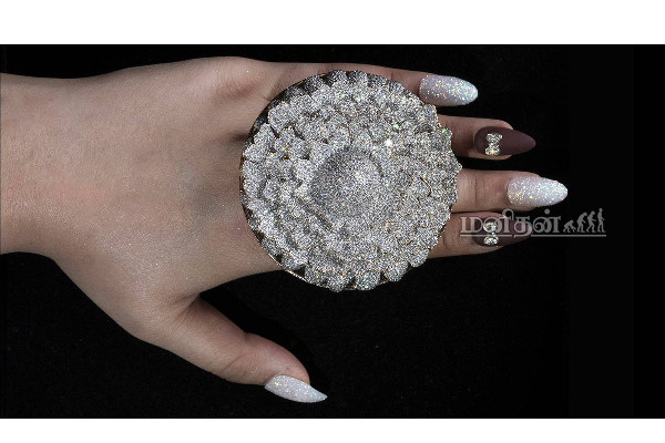 கின்னஸ் சாதனை படைத்த காளான் மோதிரம் - இதன் சிறப்பு அம்சம் என்ன தெரியுமா? | Kerala Jeweller World Record Mushroom Ring