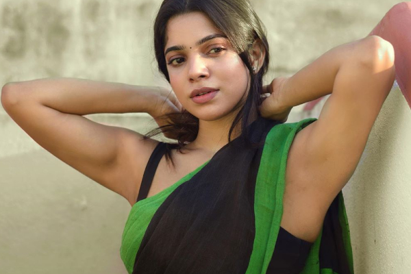 பட வாய்ப்புக்காக வேற லெவல் புகைப்படத்தை பதிவிட்ட திவ்யபாரதி.. வர்ணிக்கும் ரசிகர்கள் | Divya Bharathi Latest Hot Photoshoot