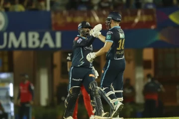 கோலி அணியை காலியாக்கிய திவாட்டியா.. குஜராத் மிரட்டல் வெற்றி!