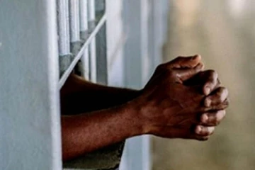 ஈஸ்டர் தாக்குதல் சந்தேக நபர் சிறை அதிகாரிக்கு லஞ்சம் கொடுக்க முயற்சி